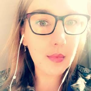 Meet your Posher, Elise